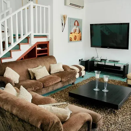 Tauro Country Club بيت للعطل *